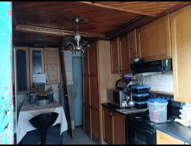 2 BEDROOM HOUSE FOR SALE IN TSAKANE EXT 5